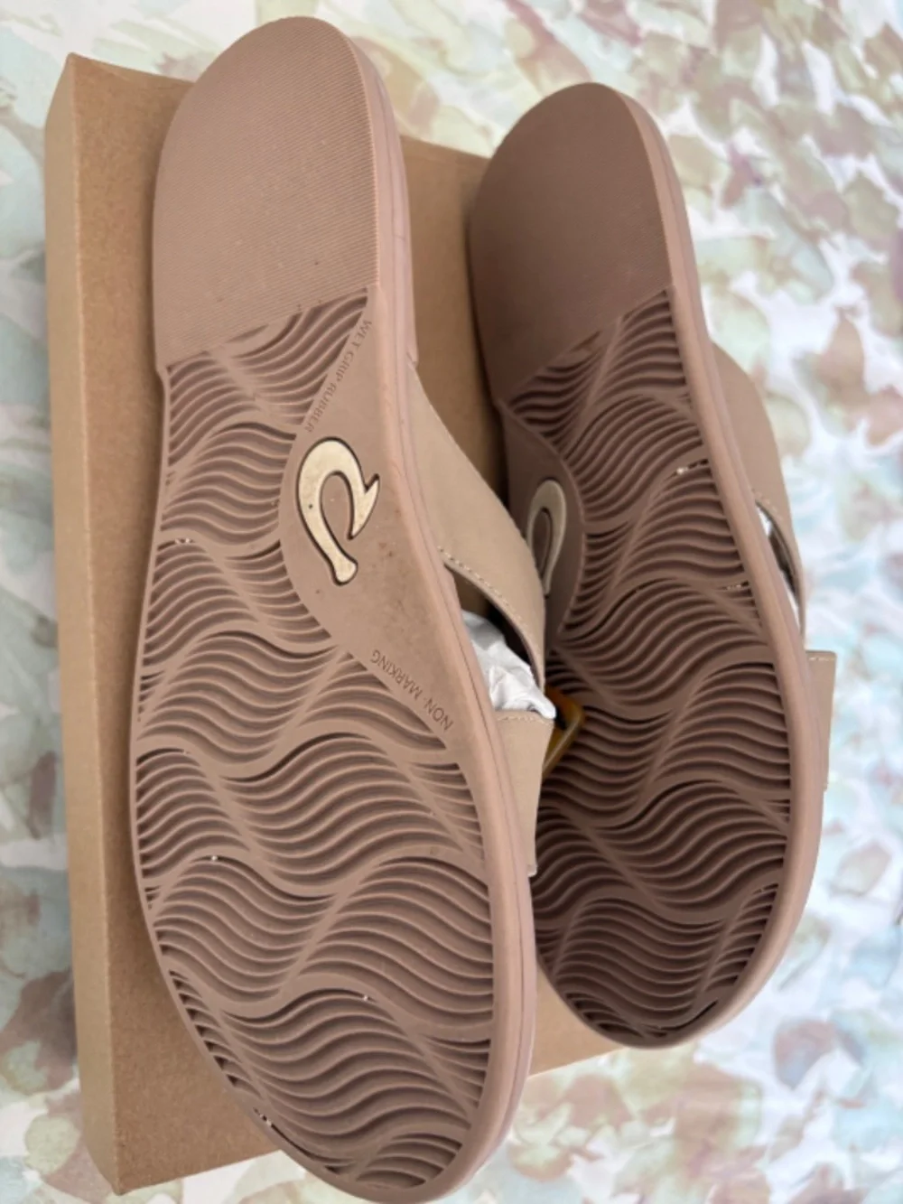 Olukai Lai Slide Sandals, Women's in Size 7M - Picture 2 of 4